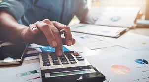 Understanding how monthly loan payments are determined in America